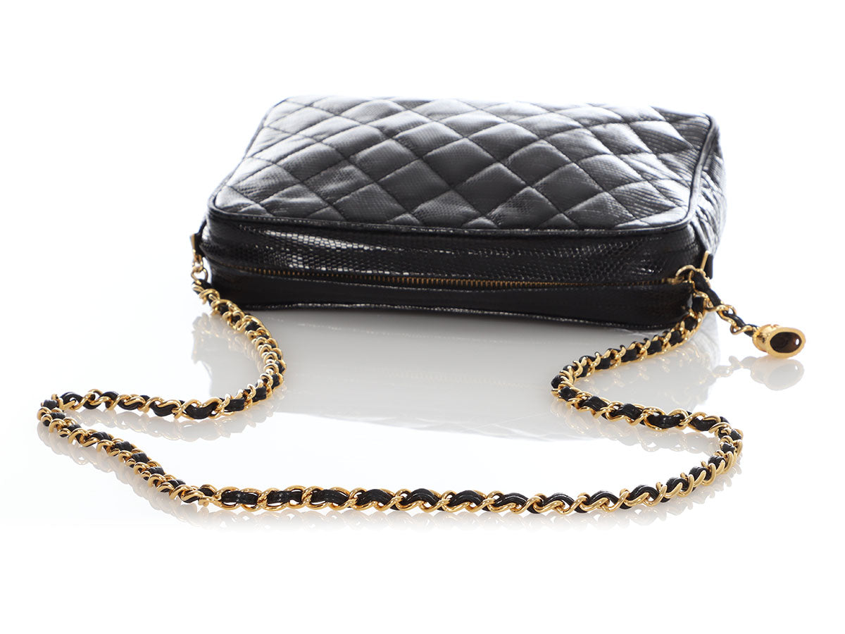 Chanel Vertical Quilted Chain Camera Bag 5CK0418 – Bagriculture