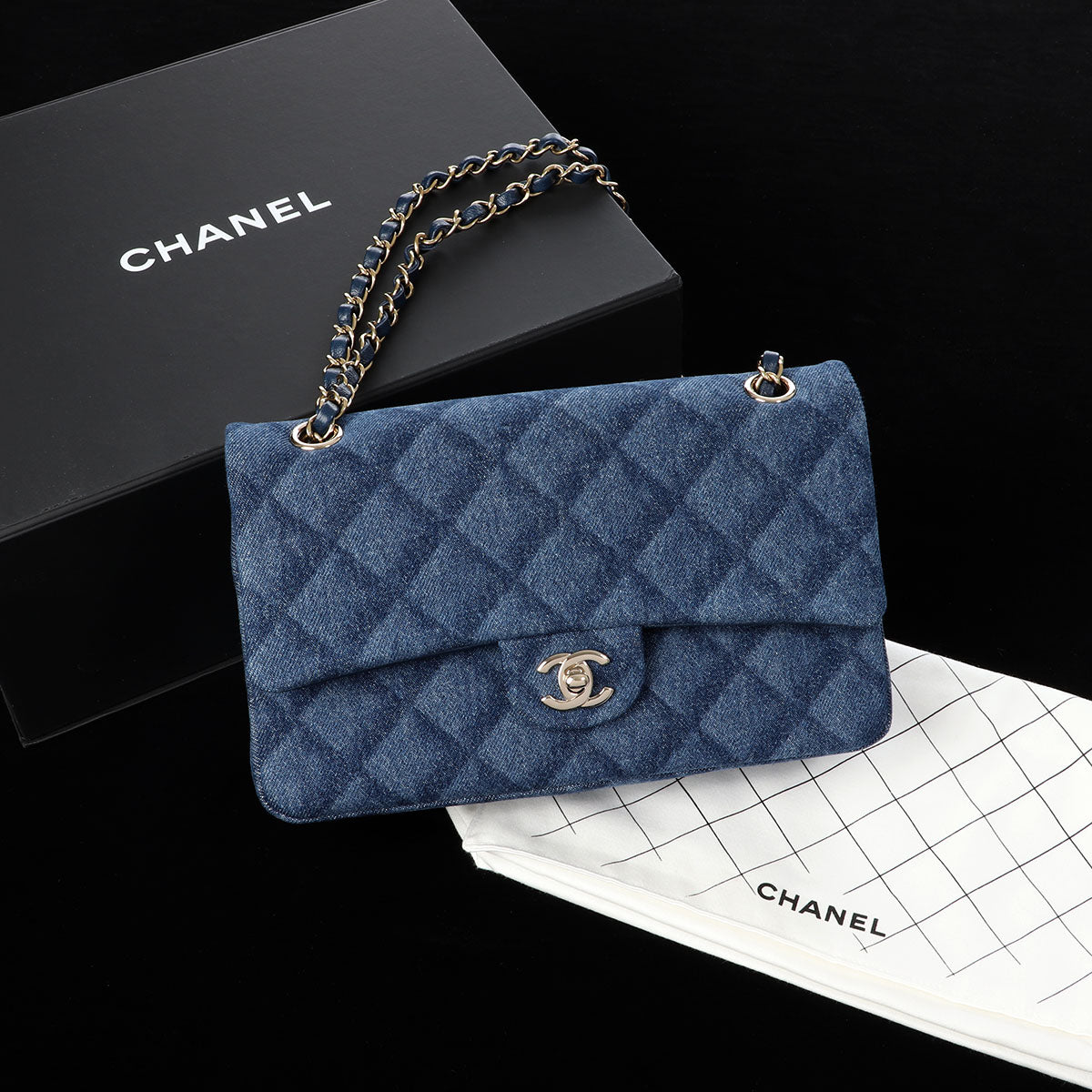 Timeless/classique crossbody bag Chanel Blue in Denim - Jeans