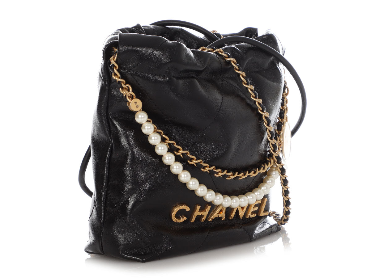 GDSTYLE on X: #GDStyle👉🏻 #Chanel small hobo bag Calfskin, Imitation  Pearls & Gold-Tone Metal Black..($4,300) #Chanel large flap bag  Perforated Calfskin, Printed Fabric & Gold-Tone Metal Navy  Blue.($4,500) #gdragon #gd  /