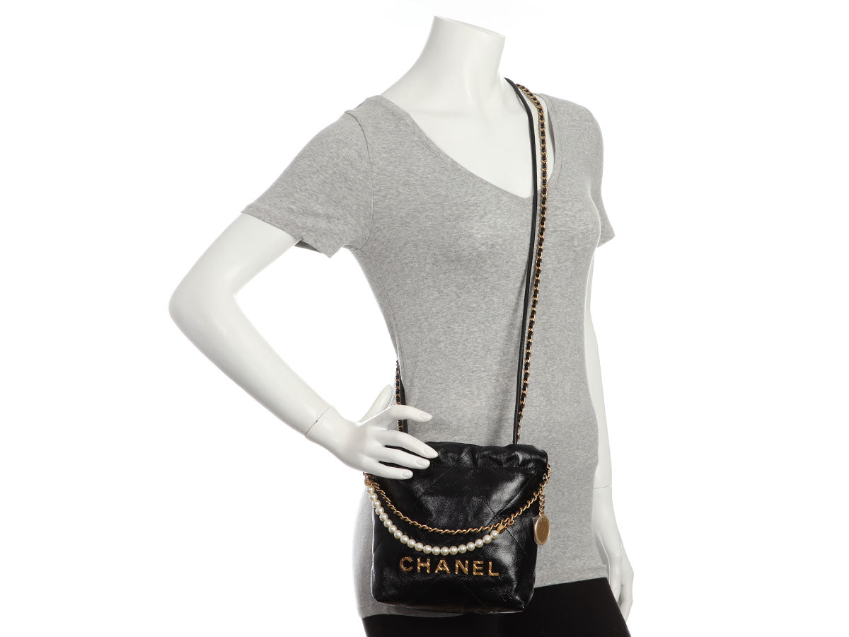 Fashion « Chanel-Vuitton », Sale n°2045, Lot n°64