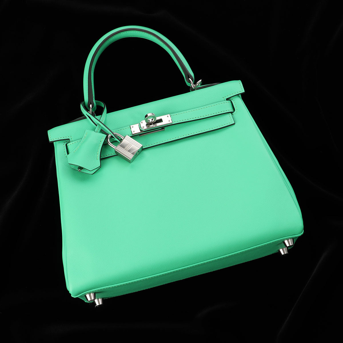 Stunning Hermès Kelly 32 handbag in Burgundy Calf box leather, GHW at  1stDibs