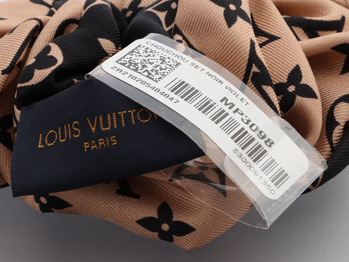 Louis Vuitton, 'À Nous Deux' sunglasses and a Chouchou scrunchie. -  Bukowskis