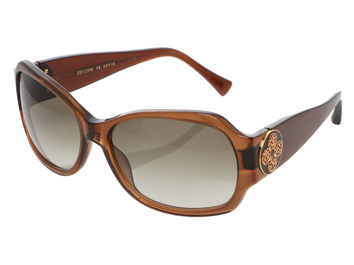 Louis Vuitton, 'Grease' sunglasses and a Chouchou scrunchie. - Bukowskis