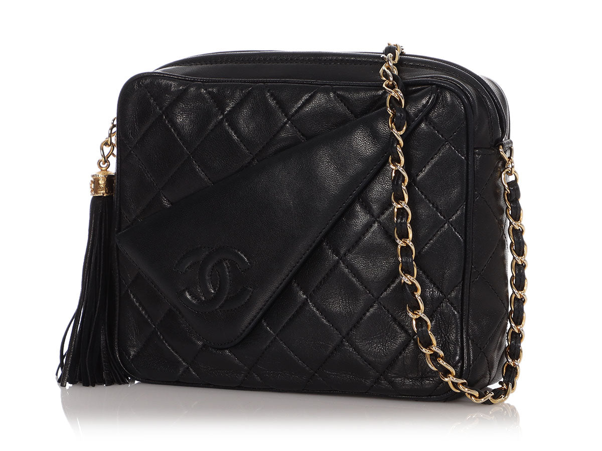 Chanel 19 Quilted Camera Sling Bag Black Lambskin – ＬＯＶＥＬＯＴＳＬＵＸＵＲＹ