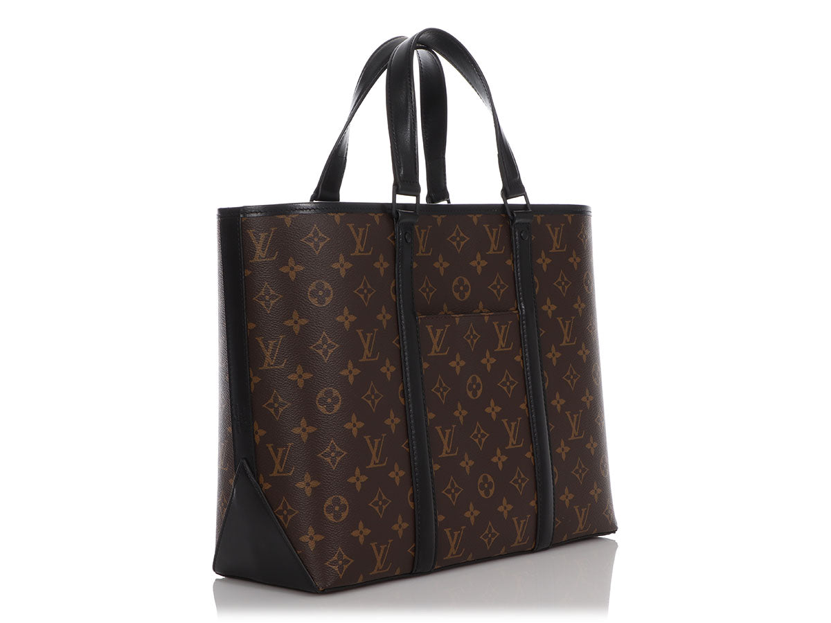 ✖️SOLD✖️Louis Vuitton x Grace Coddington Limited Edition Capucines BB Gold  Condition: 9.8/10 Includes: Dustbag &…